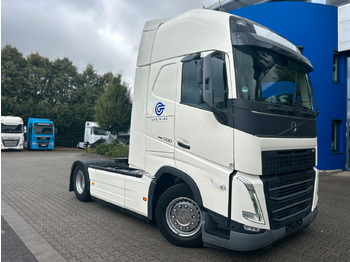 Xe đầu kéo VOLVO FH 500
