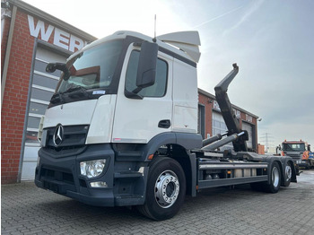 Xe tải nâng móc MERCEDES-BENZ Actros 2543