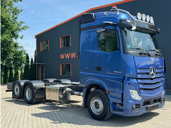 Xe tải khung gầm MERCEDES-BENZ Actros