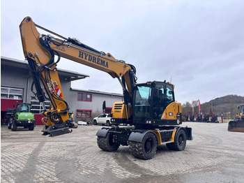 Máy xúc bánh lốp HYDREMA