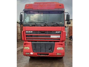 Xe đầu kéo DAF XF 95 430