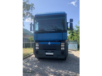 Xe đầu kéo RENAULT Magnum