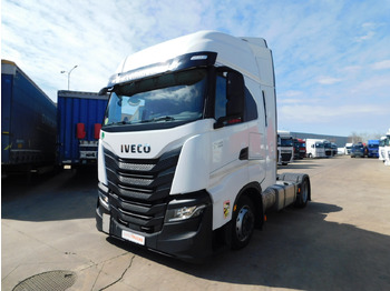 Xe đầu kéo IVECO