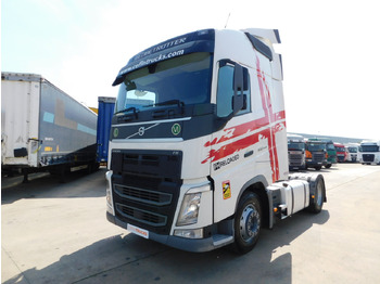 Xe đầu kéo VOLVO FH
