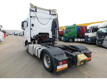 Xe đầu kéo Ford F max ll 4x2 scab e6 12tx2620: hình 4 Xe đầu kéo Ford F max ll 4x2 scab e6 12tx2620: hình 4