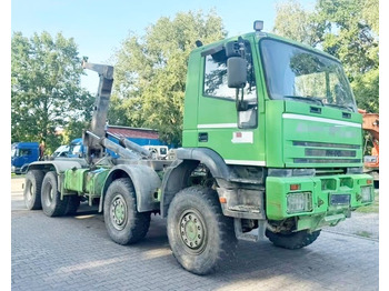 Xe tải nâng móc