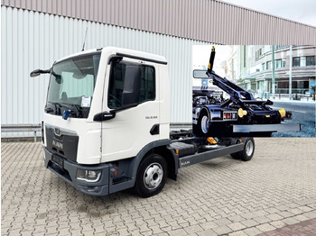 Xe tải nâng móc MAN TGL 8.160