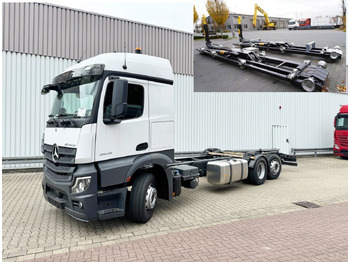 Xe tải nâng móc MERCEDES-BENZ Actros 2545