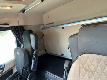 Xe tải khung gầm Mercedes-Benz Actros 3551 L 8x2/4 Actros 3551 L 8x2/4, Vorlauflenkachse, Doppelbereifte Nachlaufliftachse: hình 5 Xe tải khung gầm Mercedes-Benz Actros 3551 L 8x2/4 Actros 3551 L 8x2/4, Vorlauflenkachse, Doppelbereifte Nachlaufliftachse: hình 5