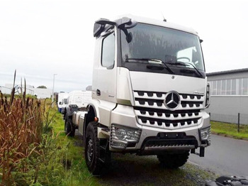 Xe tải khung gầm mới Mercedes-Benz Arocs 2053 A 4x4 Arocs 2053 A 4x4, Grounder, MirrorCam, Multimedia Cockpit, Navi: hình 3