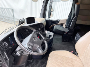 Interior photo 2: Xe ben Mercedes-Benz Arocs 3263 8x4/4 Arocs 3263 8x4/4, Retarder, Stahlmulde ca.14m³, Hydr. Heckklappe