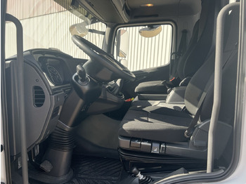 Interior photo 1: Xe ben Mercedes-Benz Atego 818/23 K 4x2 Atego 818/23 K 4x2, 2x AHK, Meiller-Kipper, mehrfach Vorhanden!