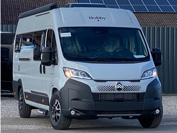 Xe van cắm trại CARADO