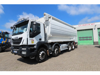Xe bồn IVECO EuroTrakker