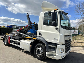 Xe tải nâng móc DAF CF 460