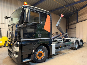 Xe tải nâng móc MAN TGX 26.400