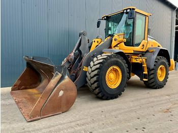 Máy xúc lật bánh lốp VOLVO L90H