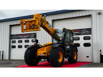 Máy xúc lật JCB
