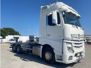 Xe tải khung gầm MERCEDES-BENZ Actros 2545
