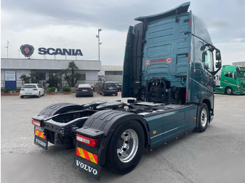 Xe đầu kéo VOLVO FH500: hình 4