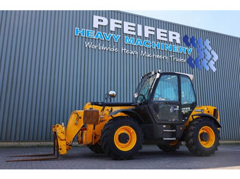 Xe nhấc hình viễn vọng kính JCB