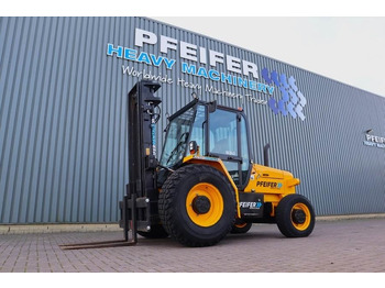 Xe nâng địa hình gồ ghề JCB