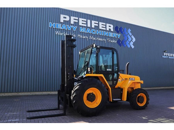 Xe nâng địa hình gồ ghề JCB