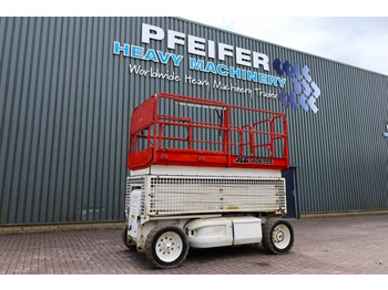 Máy nâng người hình kéo JLG