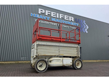 Máy nâng người hình kéo JLG