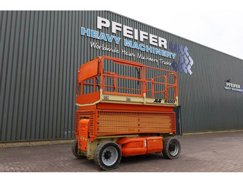 Máy nâng người hình kéo JLG