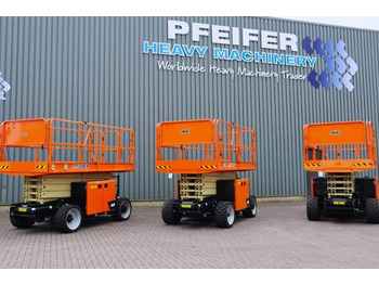 Máy nâng người hình kéo JLG