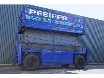 Máy nâng người hình kéo