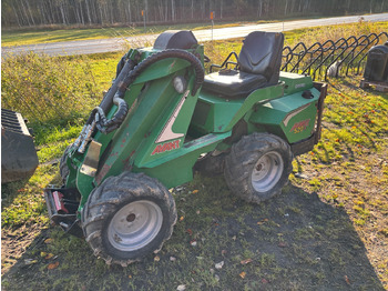 Máy xúc lật bánh lốp AVANT