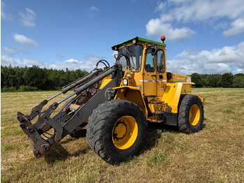 Máy xúc lật bánh lốp VOLVO L70