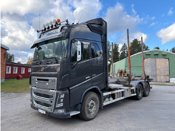Xe chở gỗ VOLVO FH16
