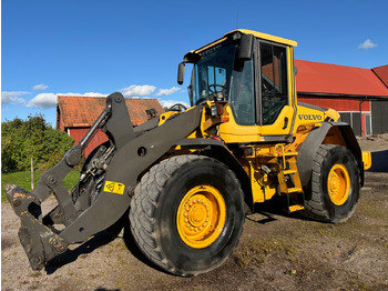 Máy xúc lật bánh lốp VOLVO L70F