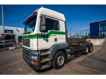 Xe tải nâng móc MAN TGA 26.430