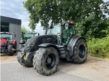 Máy cày VALTRA T174