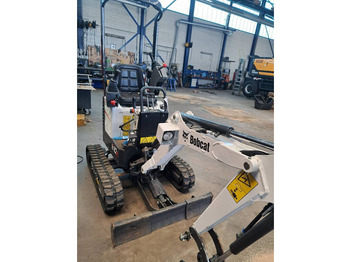 Máy xúc mini BOBCAT E10