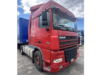 Xe đầu kéo DAF XF 95