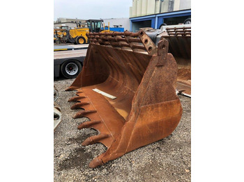 Gầu xúc lật VOLVO