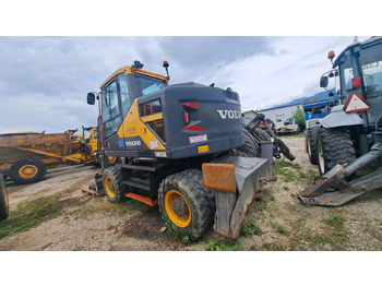 Máy xúc bánh lốp VOLVO EWR150E