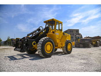 Máy xúc lật bánh lốp VOLVO