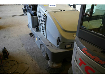 Xe quét đường Cleaning machine Nilfisk CR1200 rep.object: hình 4