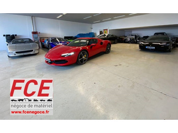 Xe coupe FERRARI