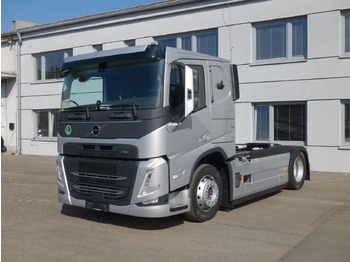 Xe tải chuyên chở tự động VOLVO FM13 460