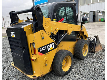 Máy xúc lật đa năng CAT 242D: hình 3