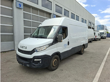 Xe van chở khách IVECO Daily