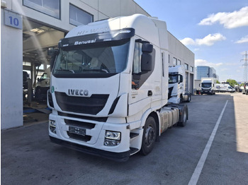 Xe đầu kéo IVECO Stralis 440