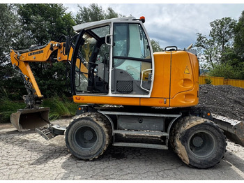 Máy xúc bánh lốp LIEBHERR A 910